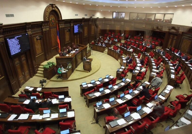 «Не их это заслуга»: «парламентский детсад» поднял в Армении переполох