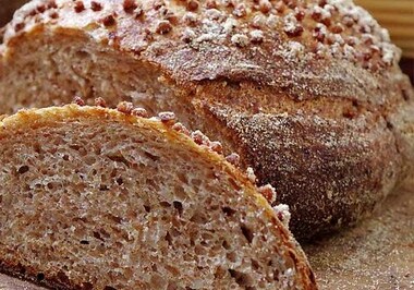 Хлеб за 10 манатов можно купить в бакинских маркетах (Видео)