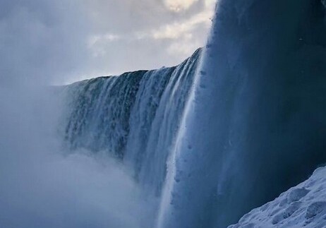 Ниагарский водопад замерз из-за сильных холодов (Фото-Видео)