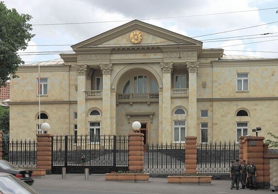 В Ереване ограбили резиденцию премьер-министра Армении