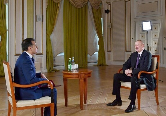 Президент Ильхам Алиев: «Сегодня Азербайджан обладает преимуществом как за столом переговоров, так и на поле боя» (Обновлено)