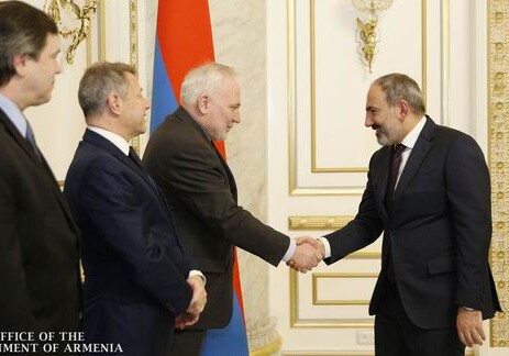 Пашинян обсудил с посредниками по Карабаху детали встречи с Алиевым в Давосе