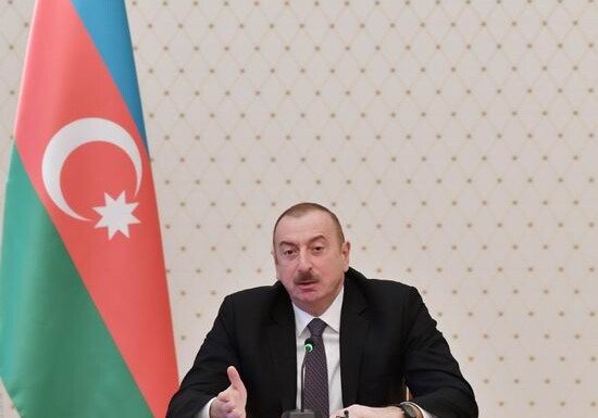 Президент Азербайджана пообещал решить проблемы граждан с кредитами