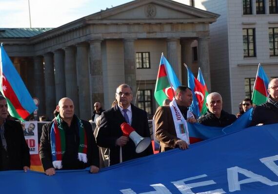 Азербайджанцы и чеченцы провели в Берлине совместную акцию (Фото)