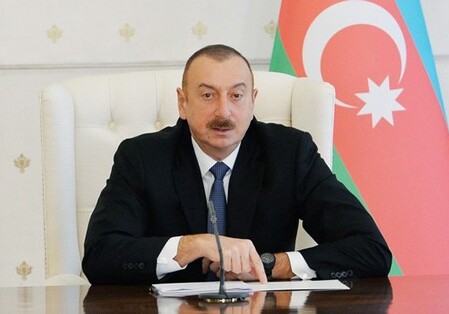 Президент Ильхам Алиев поручил выплатить компенсации предпринимателям сгоревшего торгового центра