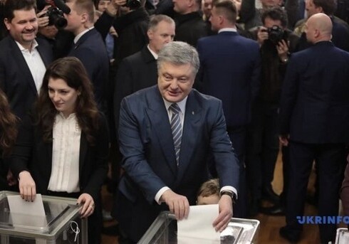 Порошенко, Тимошенко и Зеленский проголосовали на выборах президента Украины (Фото)