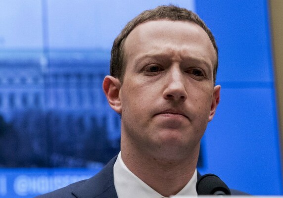 Акционеры предложили снять Цукерберга с поста главы Facebook