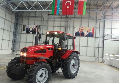 Азербайджан и Беларусь инвестируют $17 млн в совместное производство тракторов в Турции