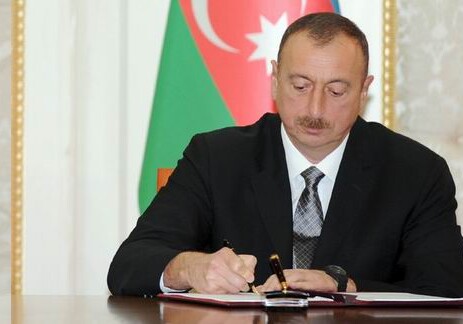 Президент Азербайджана увеличил пособия для вынужденных переселенцев