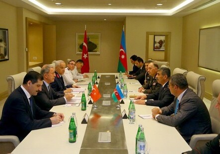 Министр обороны Азербайджана встретился со своим турецким коллегой (Фото)