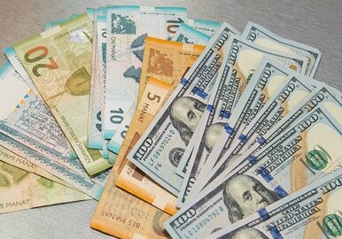 Объявлен курс доллара в Азербайджане на 24 июня