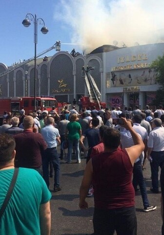 В Баку произошел пожар в магазине одежды (Фото-Видео-Обновлено)
