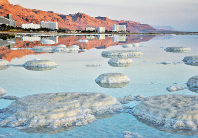 Объяснен загадочный феномен Мертвого моря