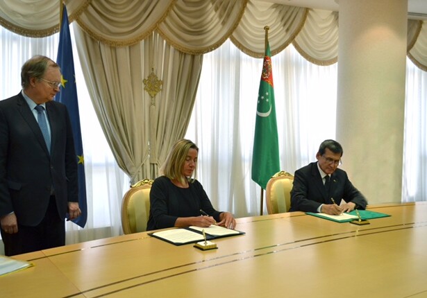 Евросоюз активизирует сотрудничество с Туркменистаном (Фото)