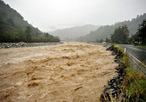 Паводки в Гядабее: обрушены мосты, затоплены дороги