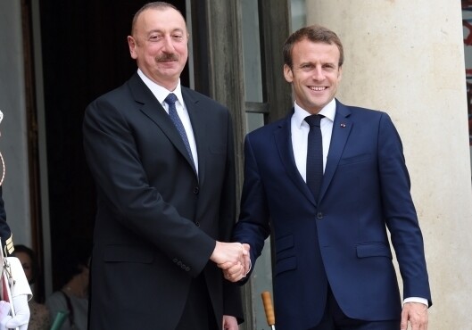 Президент Азербайджана поздравил французского коллегу 