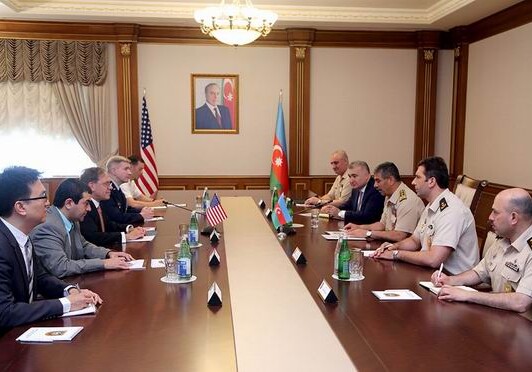 Новый военный атташе США представлен Министру обороны Азербайджана