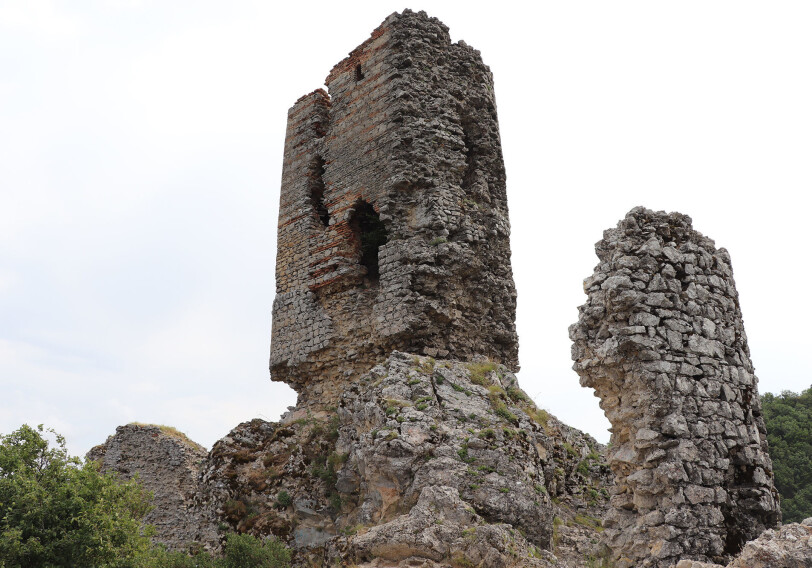 В Азербайджане началось восстановление средневекового памятника