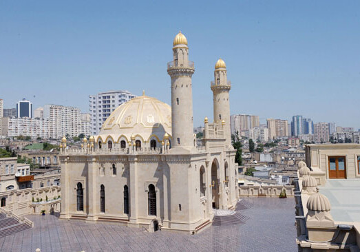 В Азербайджане 2250 мечетей, 14 церквей и 7 синагог