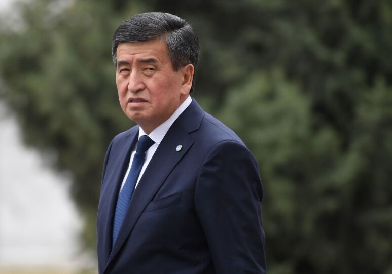Президент Кыргызстана прервал отпуск и направился в Бишкек