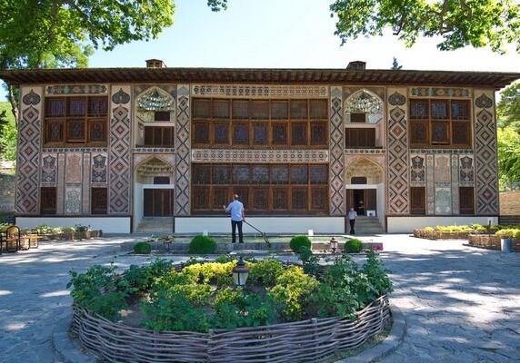 Вход во Дворец шекинских ханов вновь открыт
