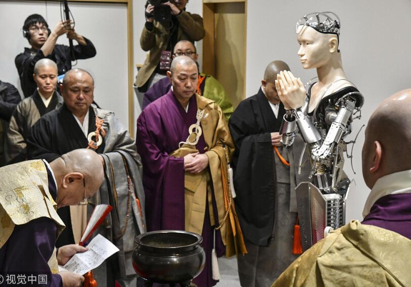 В буддийском храме Японии появился робот-проповедник