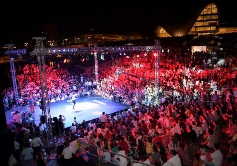 В Баку прошел международный танцевальный конкурс Red Bull Dance Your Style (Фото)