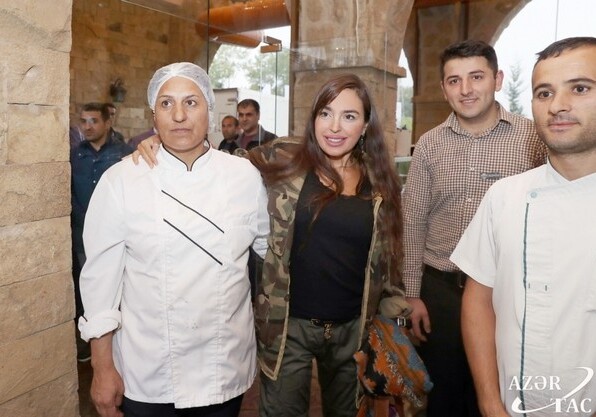 Лейла Алиева посетила Фестиваль винограда и вина (Фото)