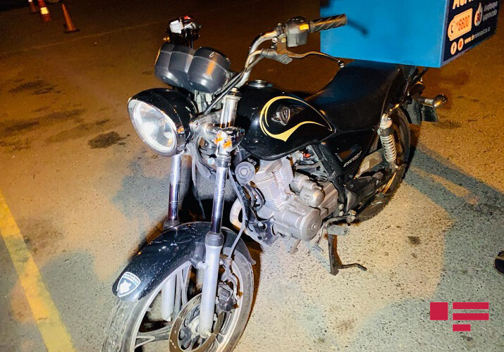 В Баку мотоцикл столкнулся с автомобилем, есть раненый (Фото-Видео)