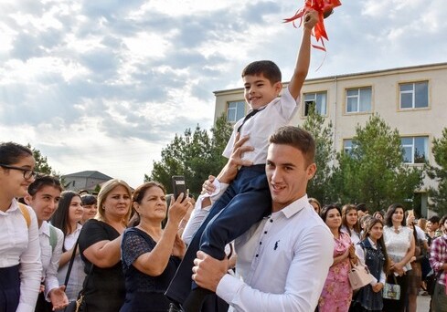 Сегодня в Азербайджане первый день нового учебного года (Фото-Видео)