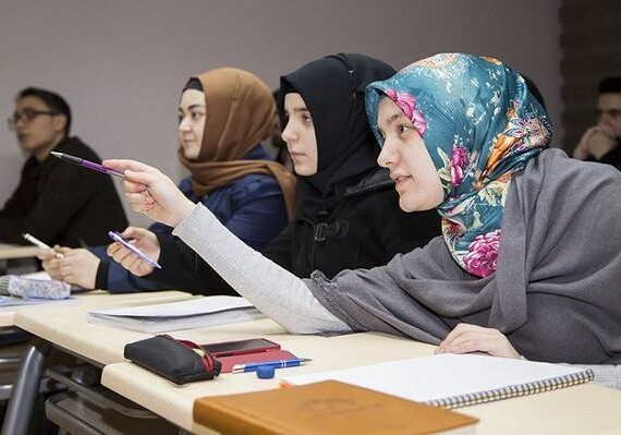 Сколько азербайджанцев получает за границей религиозное образование? 