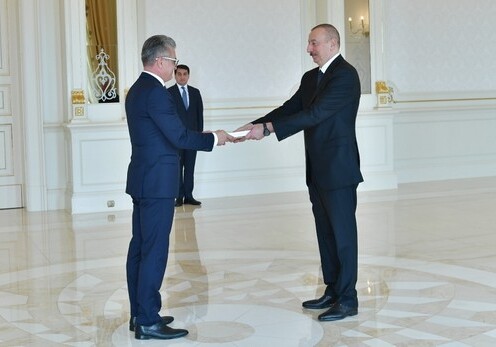 Президент Азербайджана принял верительные грамоты послов Хорватии, Литвы и Франции (Фото-Обновлено)