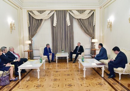 Президент Ильхам Алиев принял делегацию во главе с председателем группы дружбы Франция-Кавказ (Фото-Обновлено)