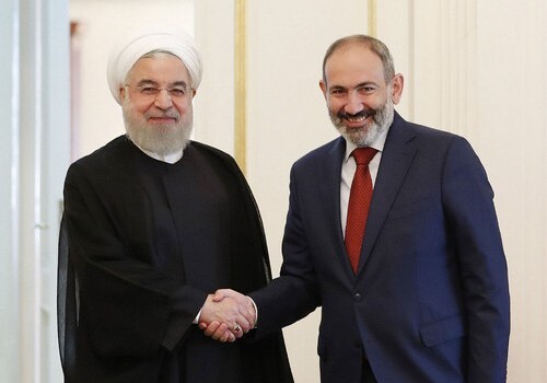 Пашинян и Роухани обсудили карабахское урегулирование