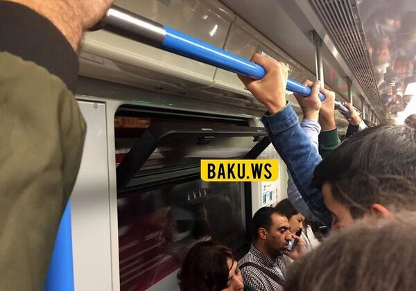 В Бакинском метрополитене рассказали, что нужно делать, когда в вагоне душно - А вы это знали?