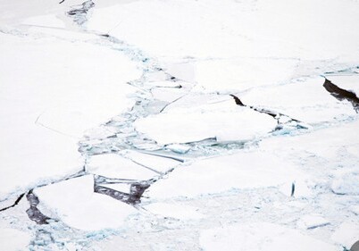 Под ледниками Антарктиды нашли теплые реки