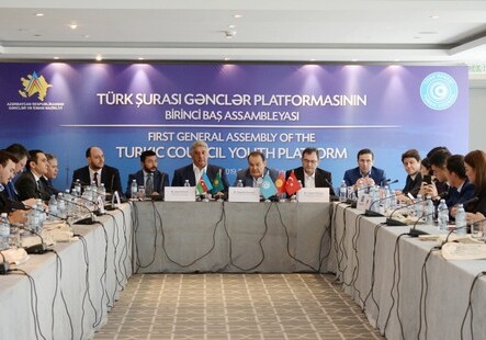 Тюркская молодежь со всего мира обсудила в Баку новые пути сотрудничества (Фото)