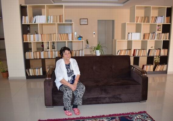 Мачеха известной азербайджанской певицы рассказала о жизни в доме престарелых