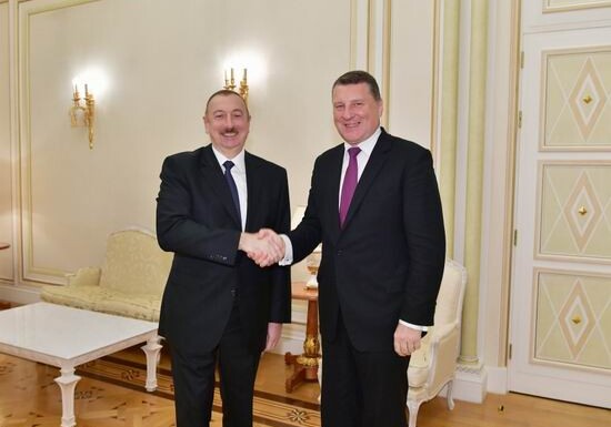 Президент Ильхам Алиев принял бывшего Президента Латвии Раймондса Вейониса (Фото-Обновлено) 