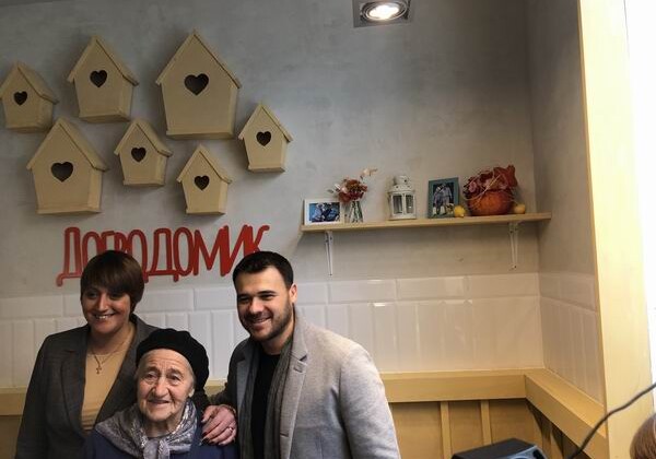 Эмин Агаларов открыл социальное кафе для пожилых людей «Добродомик» (Фото-Видео)