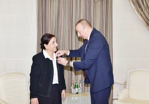 Президент Ильхам Алиев вручил Диляре Сеидзаде орден «Шараф» (Фото-Обновлено)