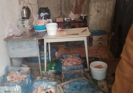 В Гяндже выявлены нарушения в цехе по переработке курятины (Фото)