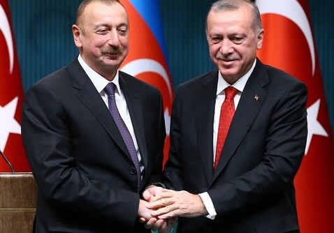 Президент Ильхам Алиев пригласил Эрдогана на матчи Евро-2020 в Баку
