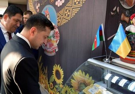 Президент Украины зашел в бакинские магазины (Фото)