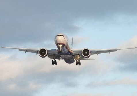 Пассажиров вынужденно севшего в Баку самолета отправили в Москву другим авиалайнером