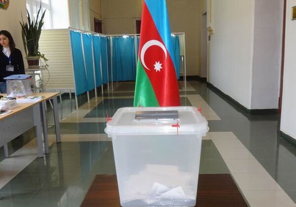 В Азербайджане закрылись избирательные участки 