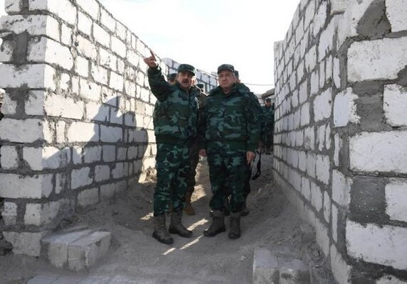 Помощник президента Азербайджана и глава ГПС побывали в пограничных частях (Фото)