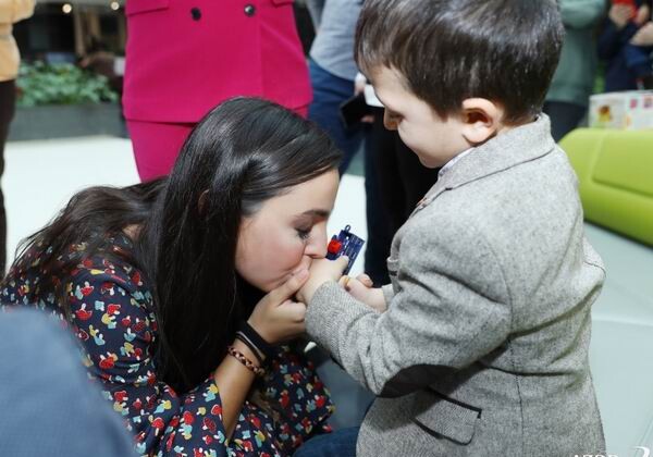 Вице-президент Фонда Гейдара Алиева встретилась с детьми, страдающими от ихтиоза, болезни бабочки и иммунодефицита (Фото)