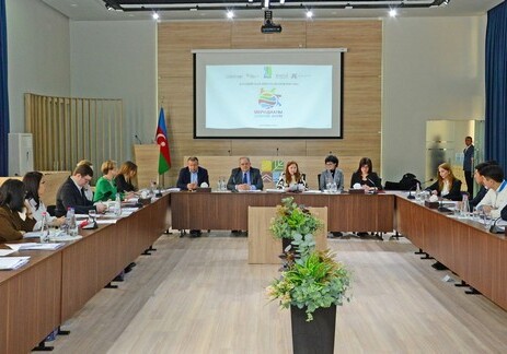 В Баку проходит первое заседание Каспийской школы волонтерства «Меридианы доброй воли» (Фото)