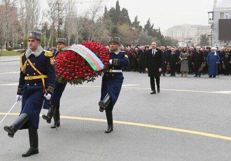 Президент Азербайджана почтил память жертв  Ходжалинской трагедии (Фото-Видео-Обновлено)
